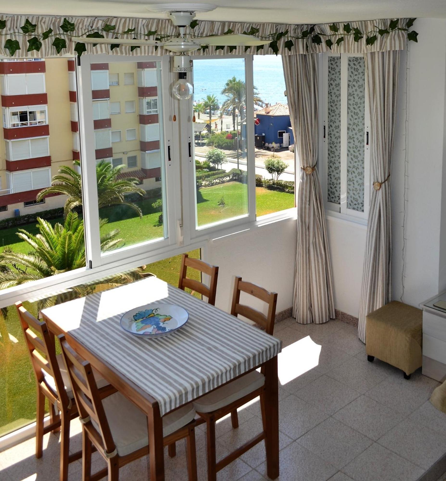 Spacious 1 Bedroom Apartment, Beach Front, Torrox Costa מראה חיצוני תמונה