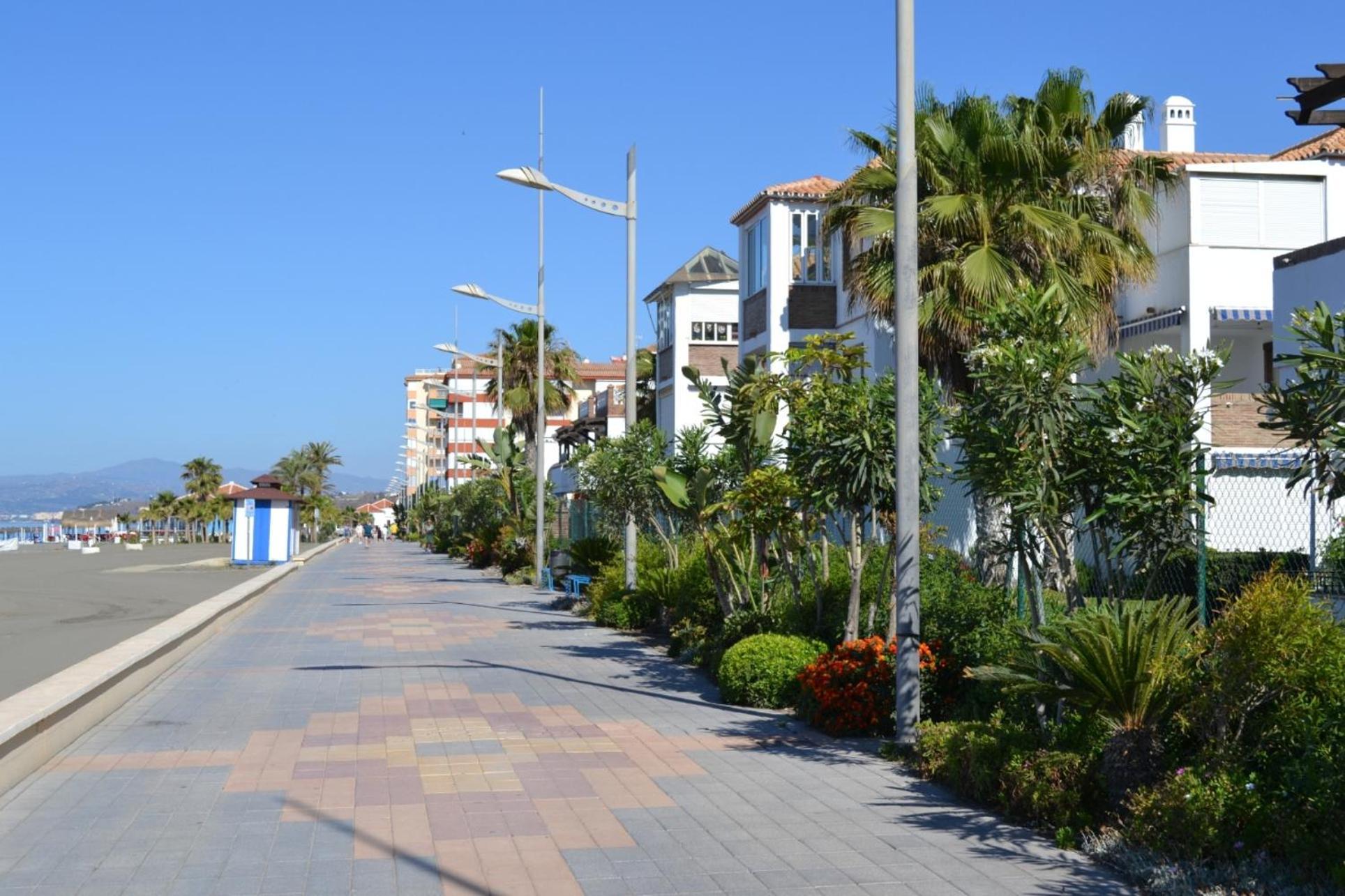 Spacious 1 Bedroom Apartment, Beach Front, Torrox Costa מראה חיצוני תמונה