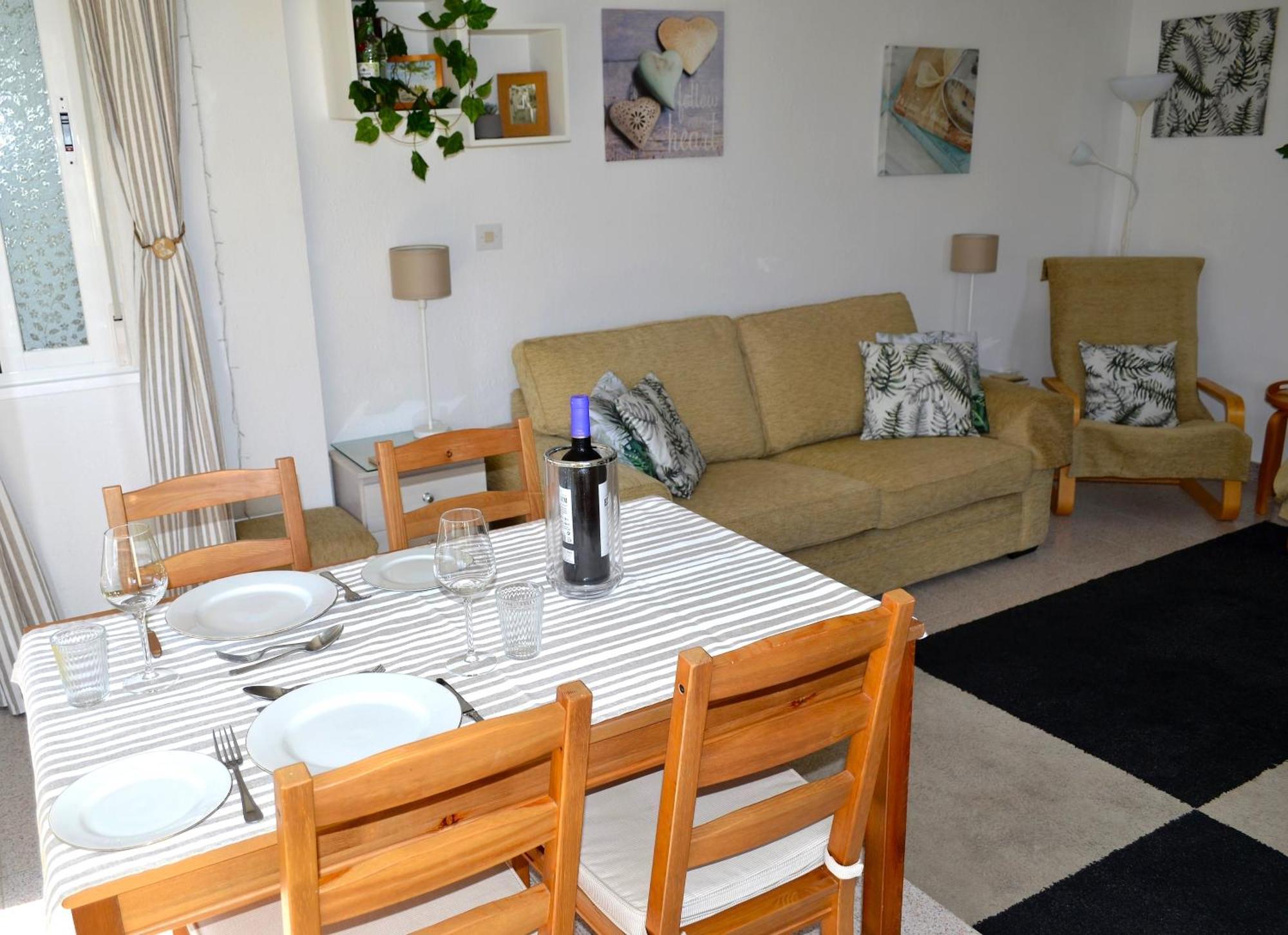 Spacious 1 Bedroom Apartment, Beach Front, Torrox Costa מראה חיצוני תמונה