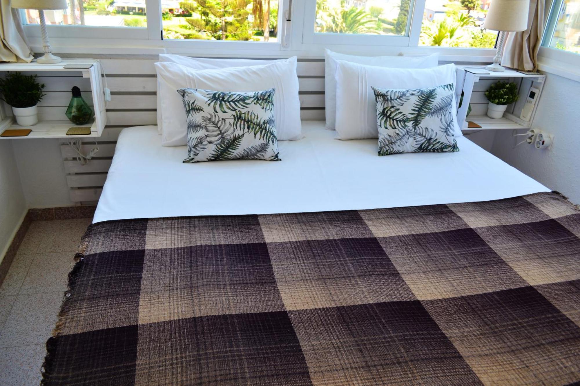 Spacious 1 Bedroom Apartment, Beach Front, Torrox Costa מראה חיצוני תמונה