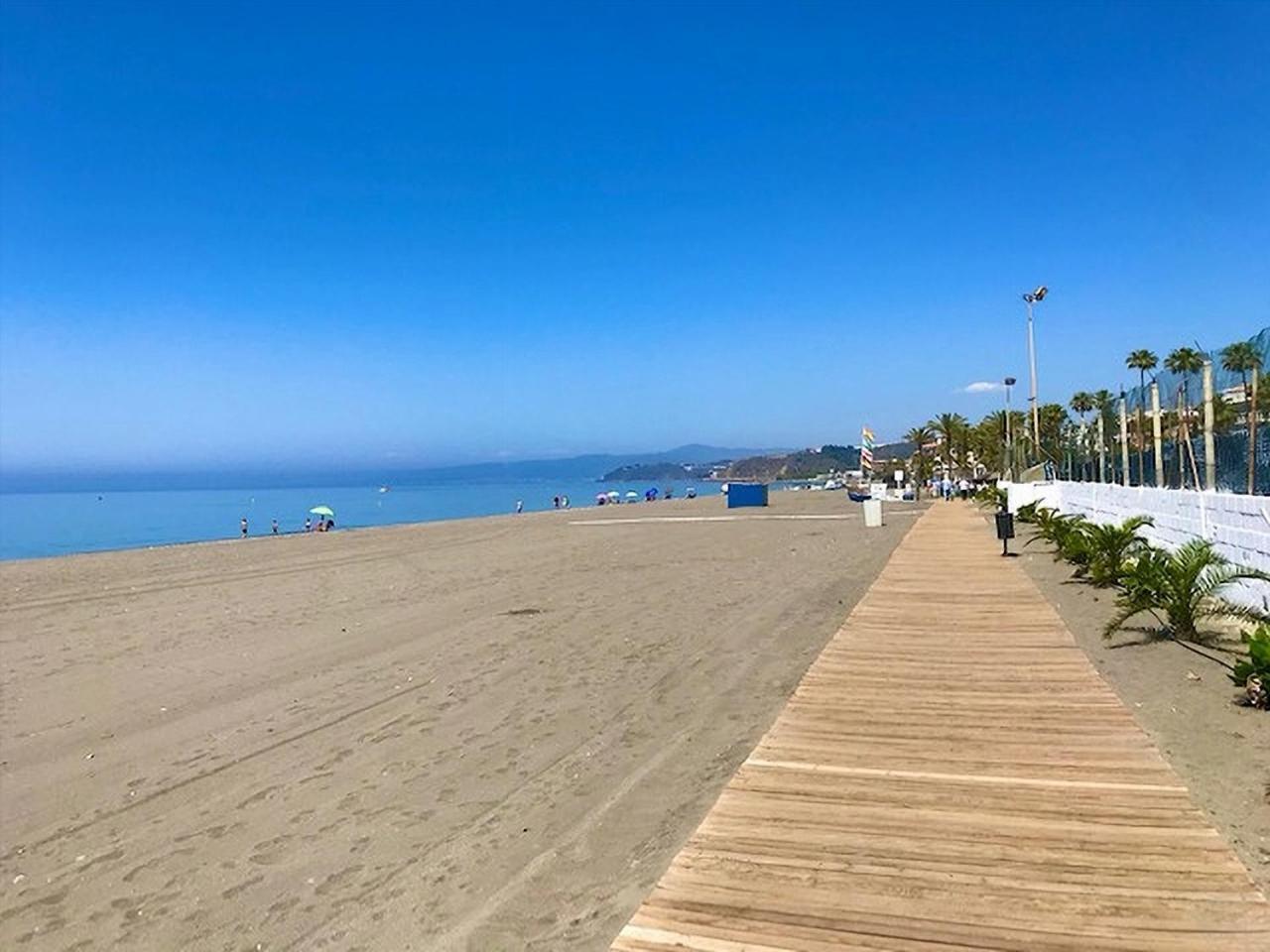 Spacious 1 Bedroom Apartment, Beach Front, Torrox Costa מראה חיצוני תמונה